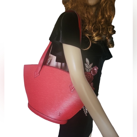 🔥SOLD🔥LOUIS🌻VUITTON EPI Saint Jaques Shoulder Bag - Picture 2 of 15